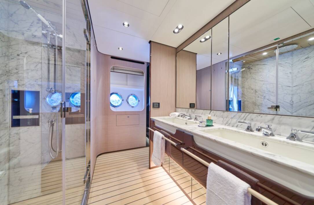 Azimut Grande 27M Aluminia Too Master Cabin Bathroom