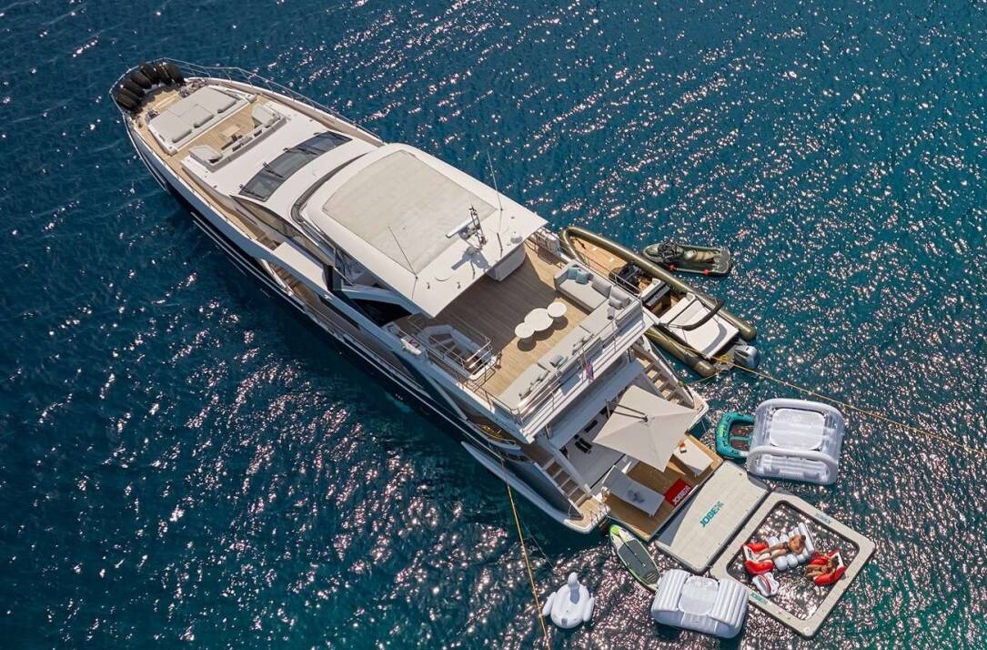 Azimut Grande 27M Aluminia Too