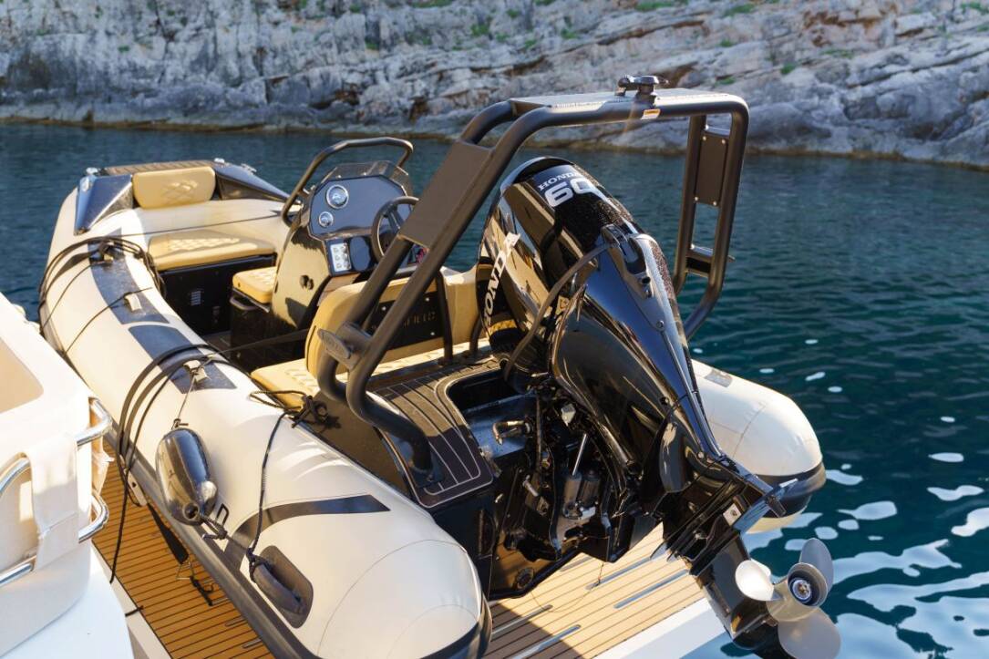 Crewed catamaran Bali 5.8 Farben Charter Croatia