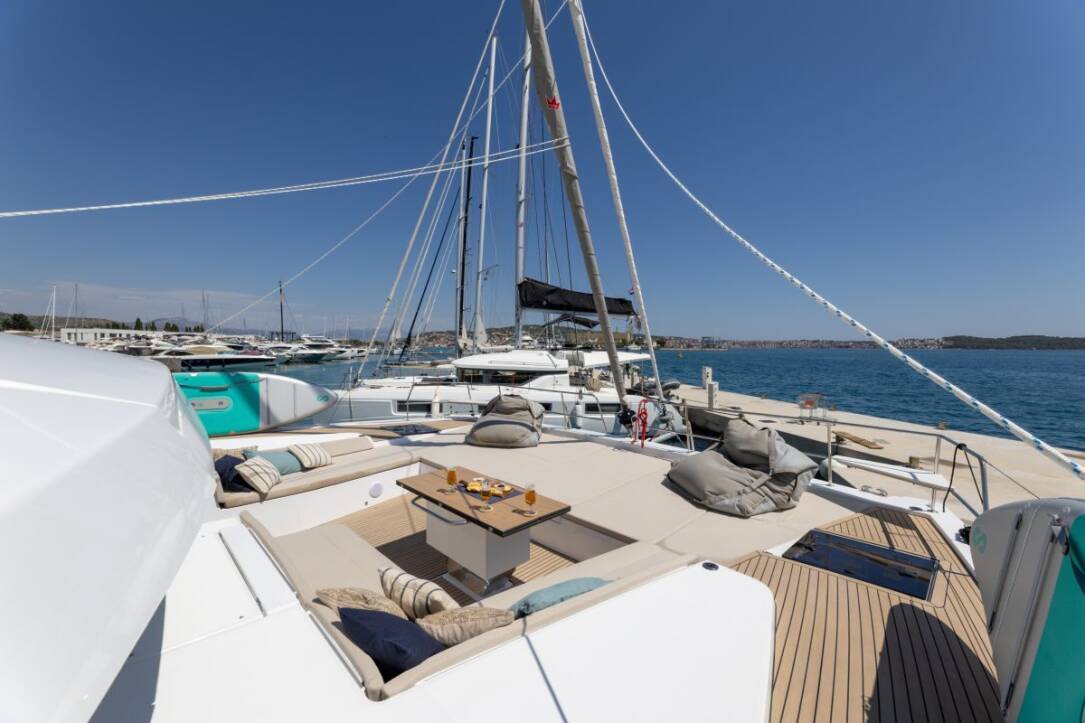 Crewed catamaran Bali 5.8 Farben Charter Croatia