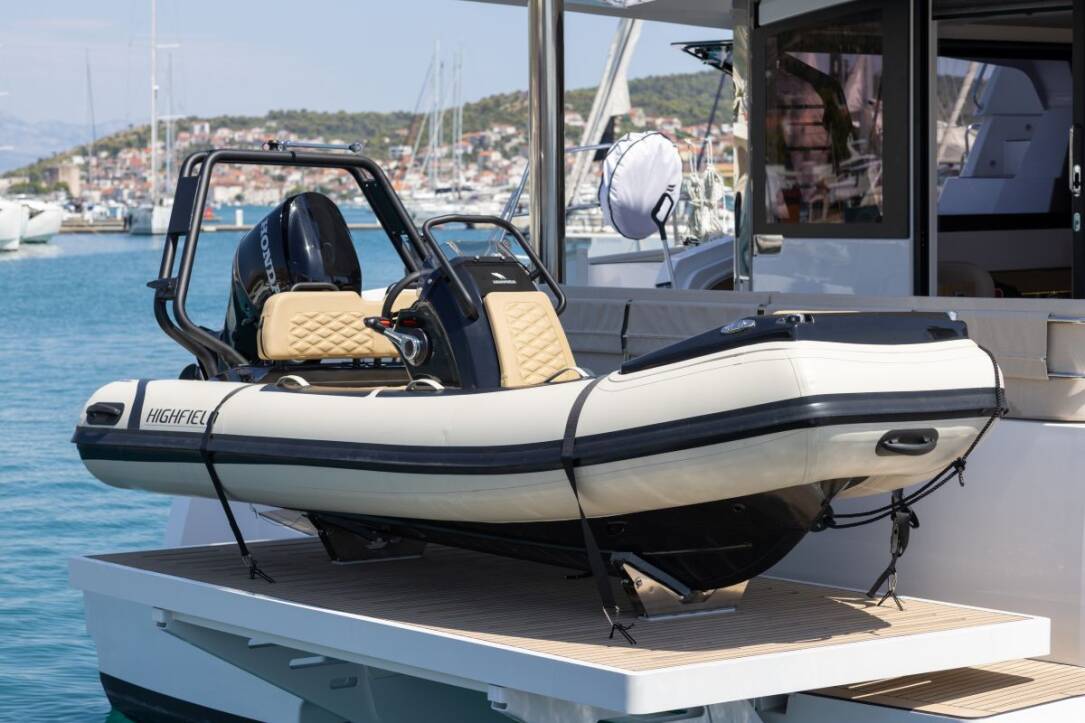 Crewed catamaran Bali 5.8 Farben Charter Croatia
