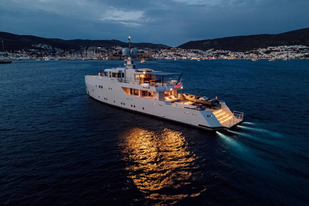 carmen-luxury-motor-yacht-charter-croatia