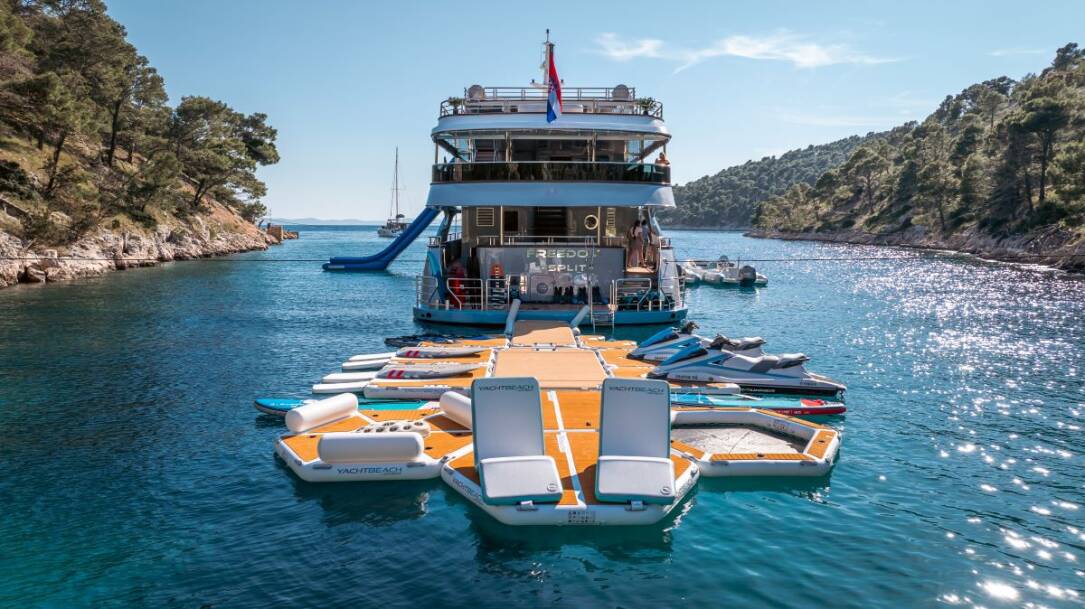 Mini Cruiser Yacht Freedom - Charter in Croatia