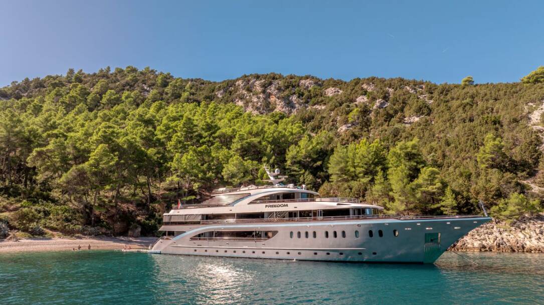Mini Cruiser Yacht Freedom - Charter in Croatia