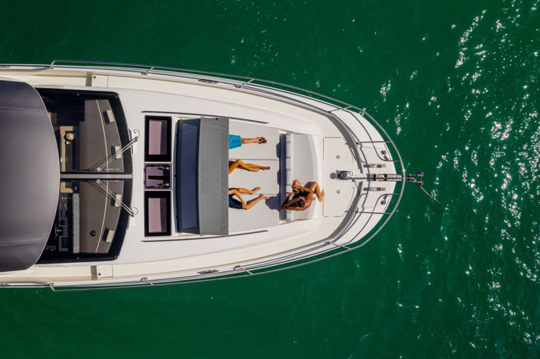 motor-yacht-prestige-690-bazinga-charter-zadar-croatia