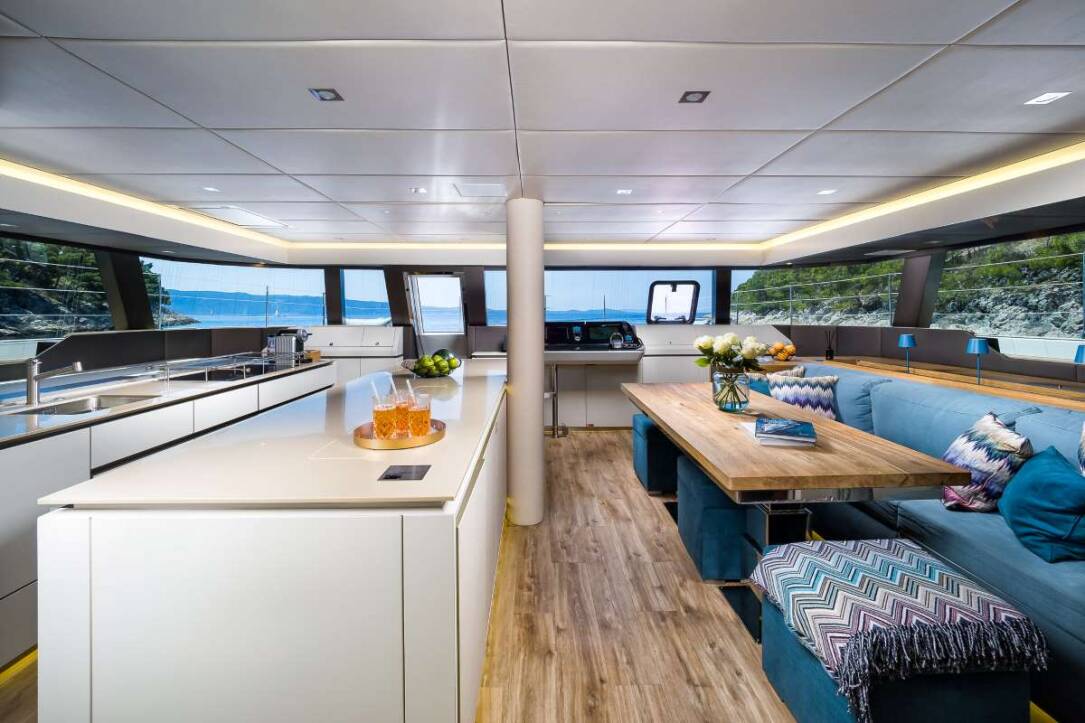 sunreef-60-vulpino-saloon